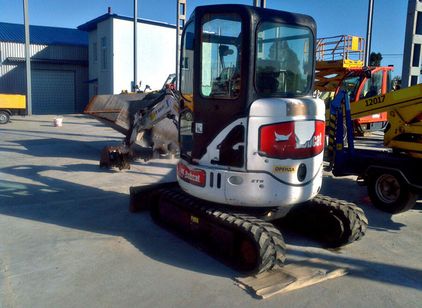 BOBCAT EXC 425