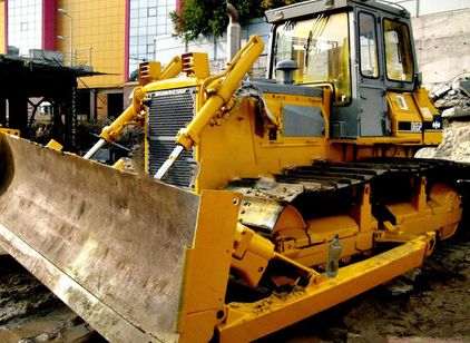 KOMATSU D65