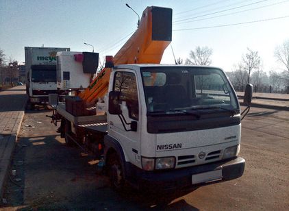 NISSAN