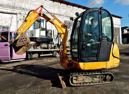 JCB 8014