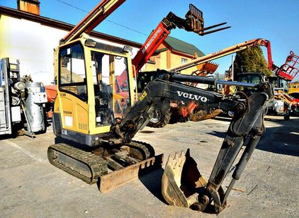 VOLVO
                        EC20B