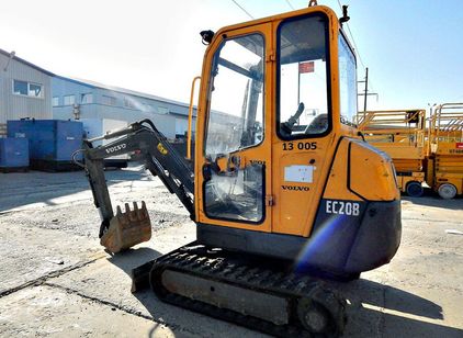 VOLVO
                        EC20B