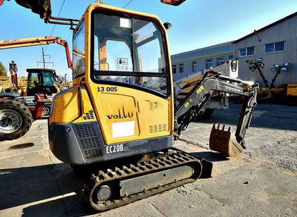 VOLVO
                        EC20B