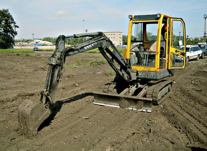 VOLVO
                        EC25