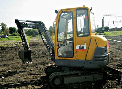 VOLVO
                        EC25